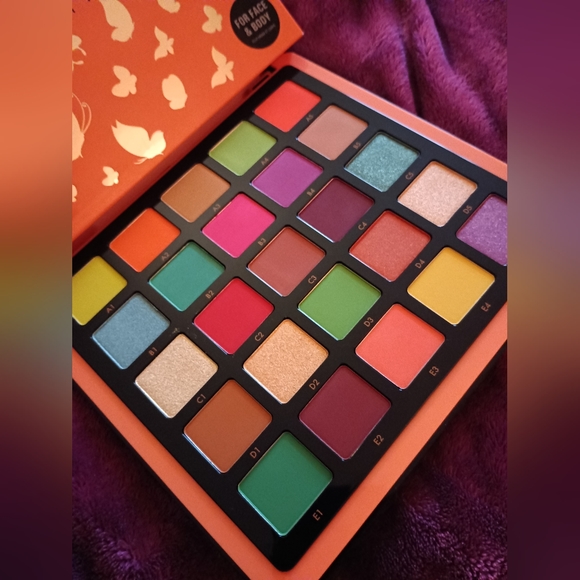 BRAND NEW ABH Norvina Palette Volume 3 - Picture 4 of 8